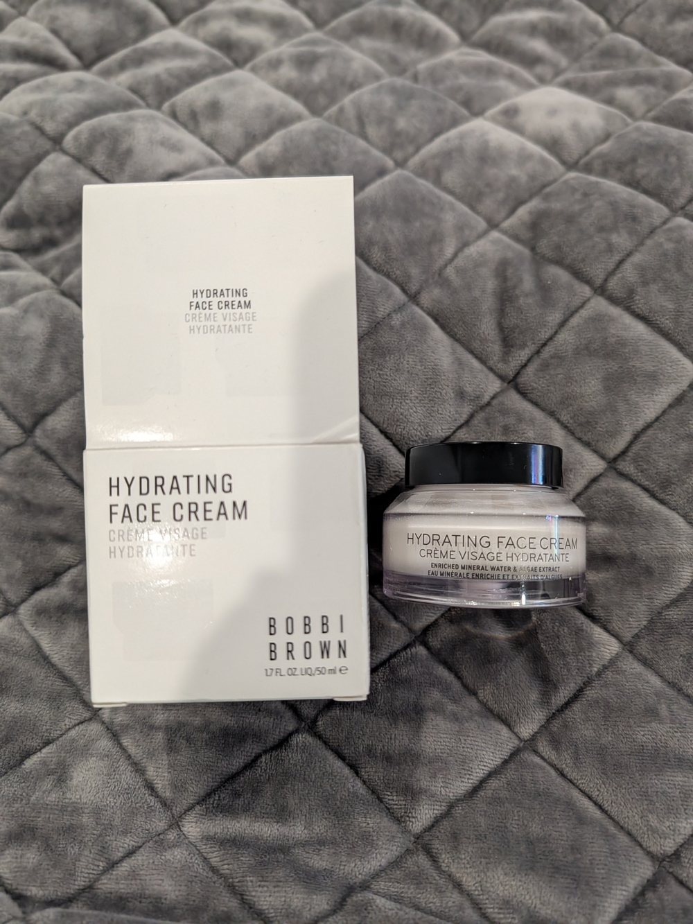 Bobbi Brown Hydrating Face Cream - White